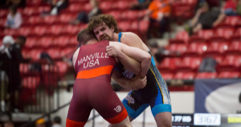 Smith tops Manville in U.S. Open Greco semifinals, Woods stuns Haight