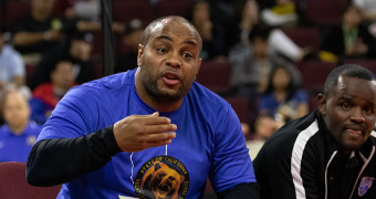 Cormier wins ESPY for best MMA fighter