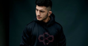 Martinez signs with RUDIS